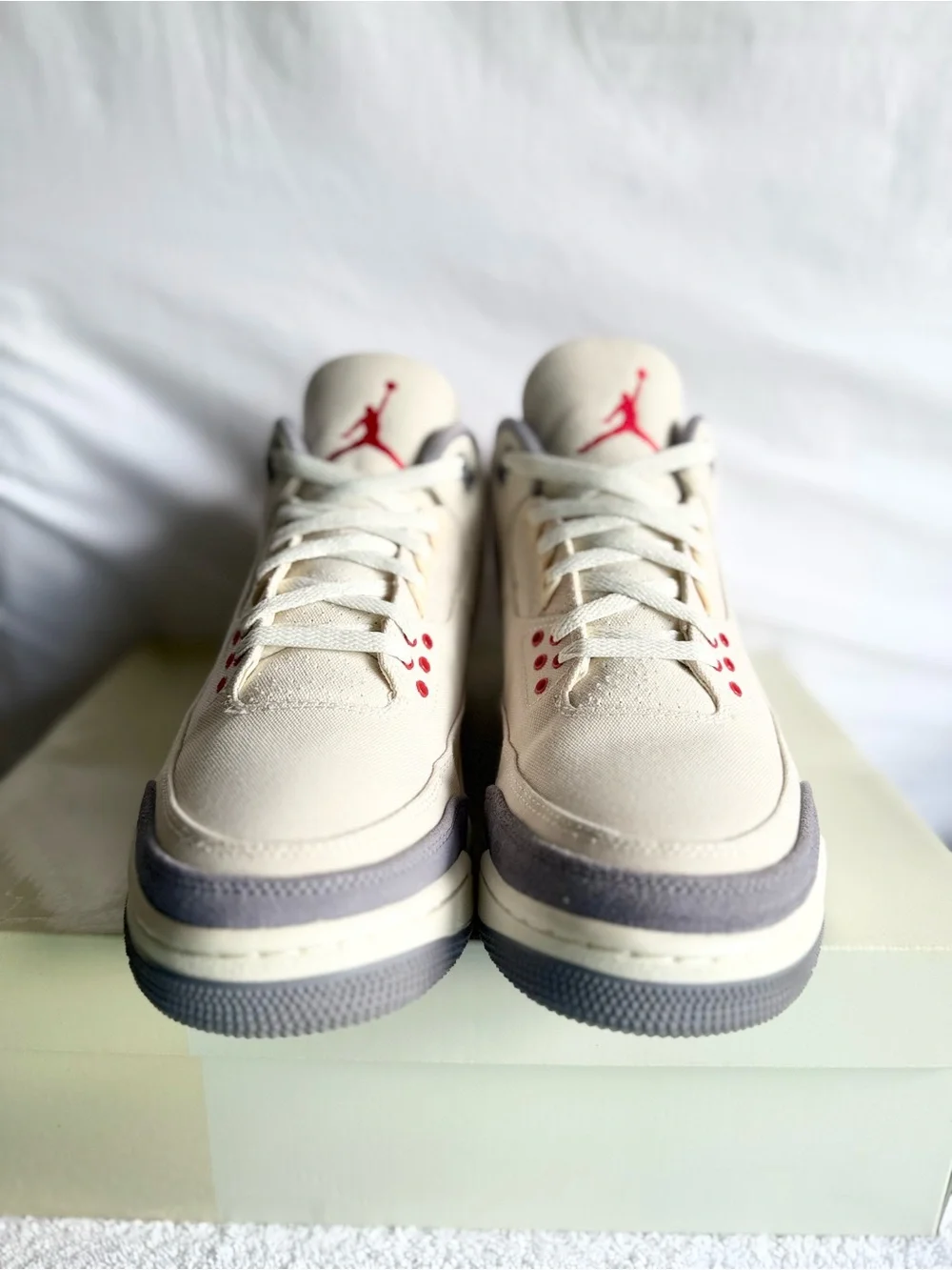 AUTHENTIC Jordan 3 Retro Muslin size 10.5 DH7139-100 2022 VNDS W/ OG BOX